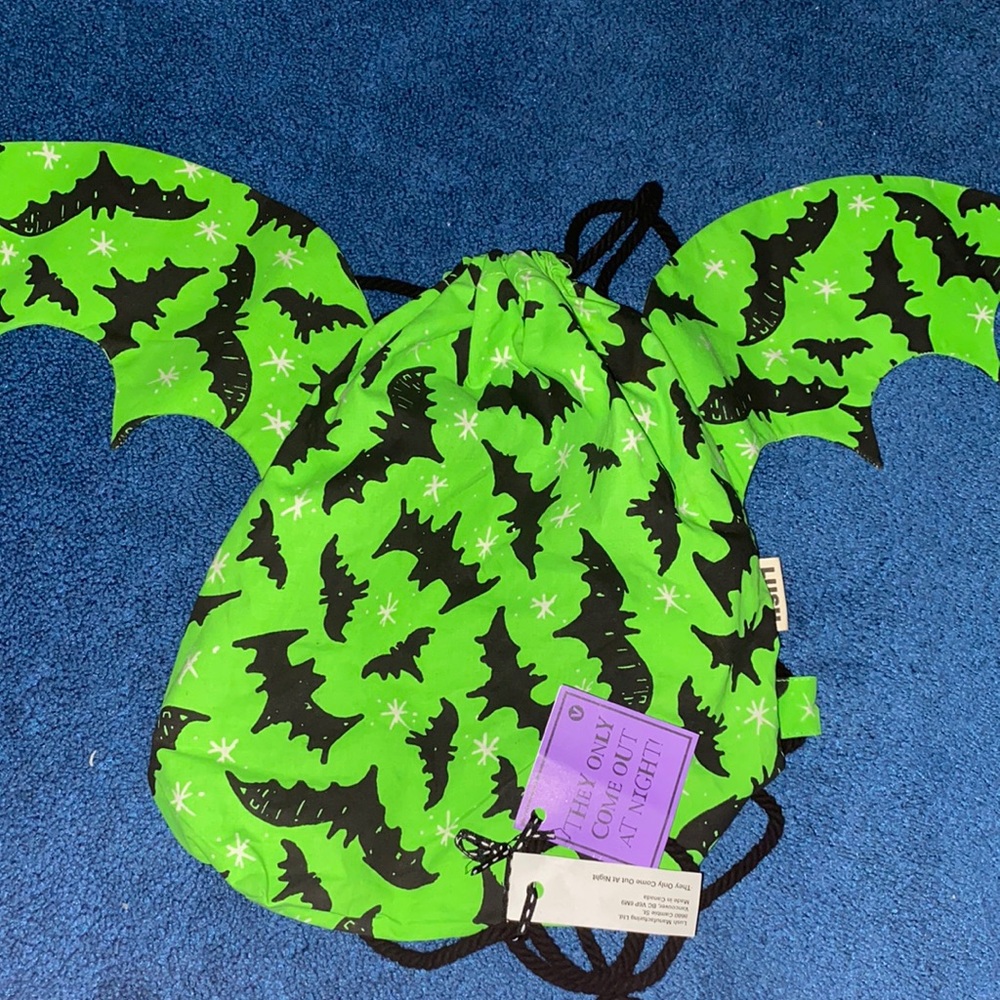 Lush bat drawstring bag